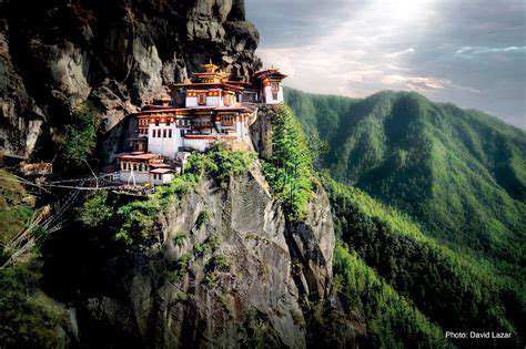 Bhutan:TheLandoftheThunderDragon